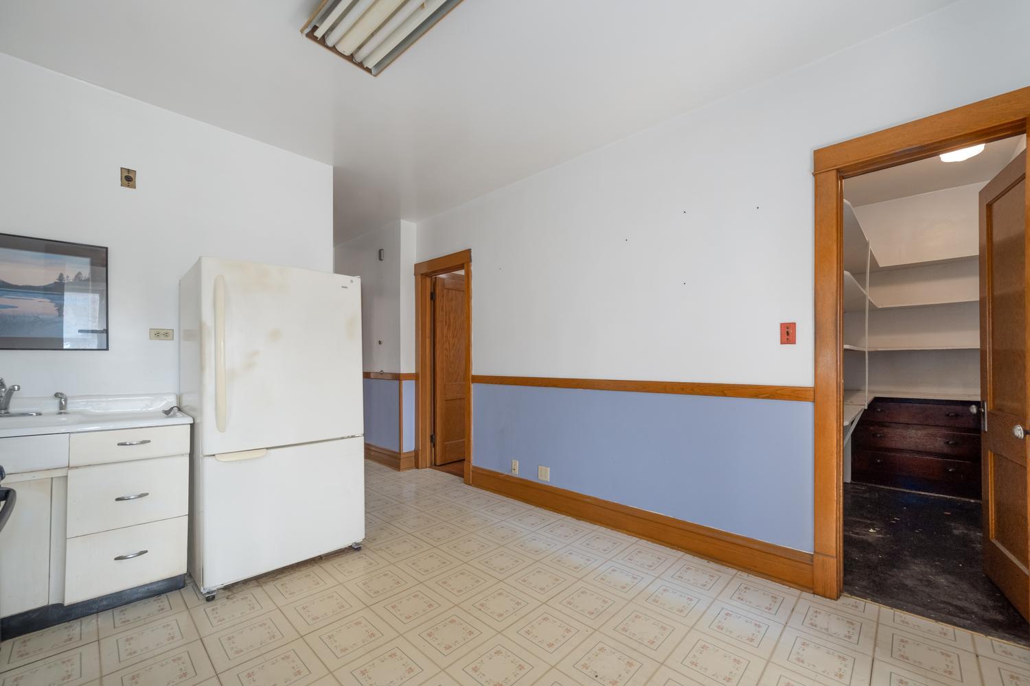 4505 N Artesian Avenue Property Photo 8