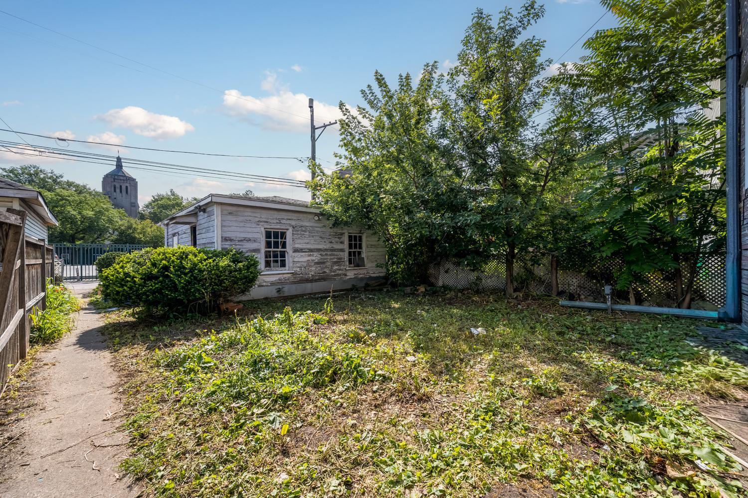4505 N Artesian Avenue Property Photo 15