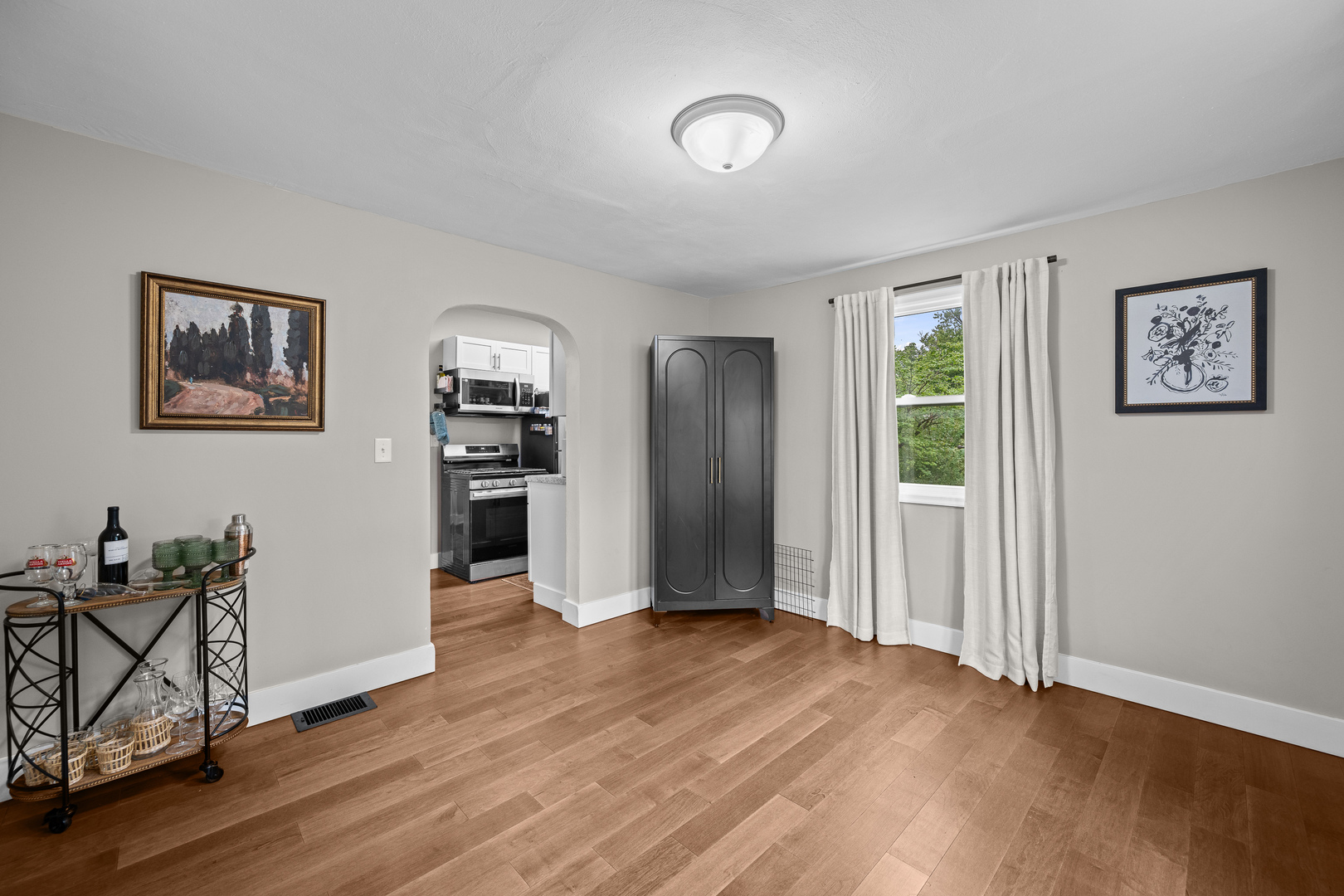 2548 Hawley Street Property Photo 7