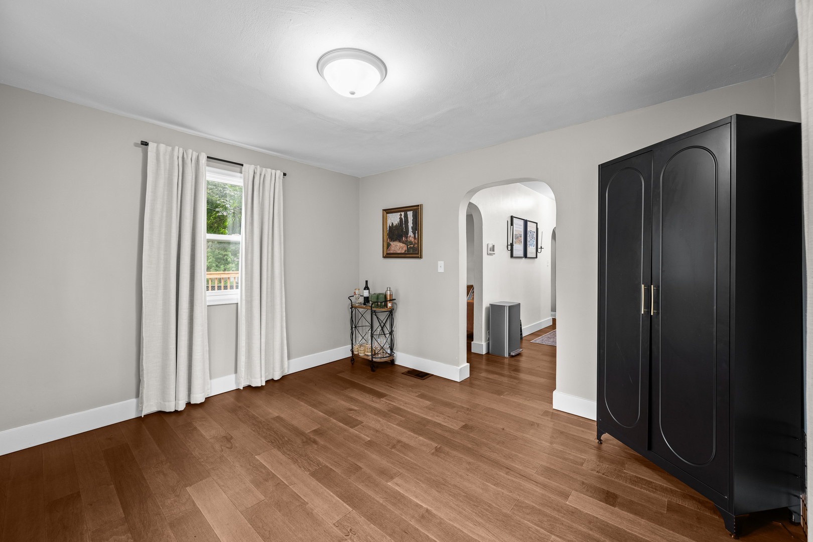 2548 Hawley Street Property Photo 8