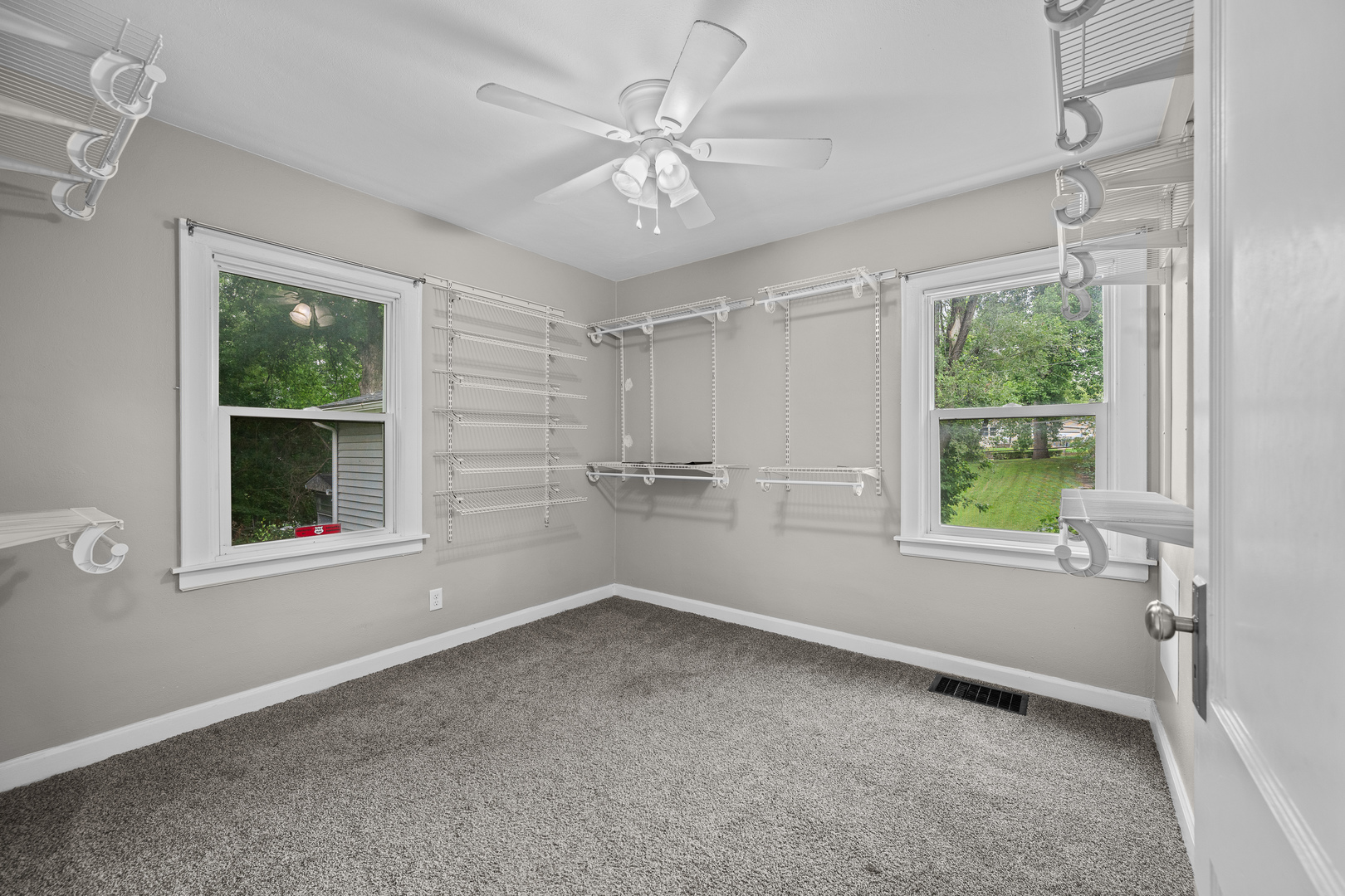 2548 Hawley Street Property Photo 12