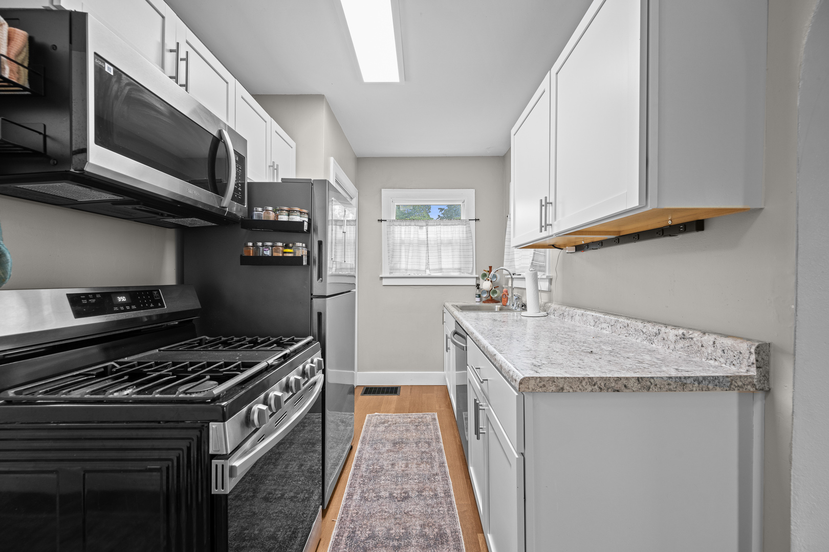 2548 Hawley Street Property Photo 17
