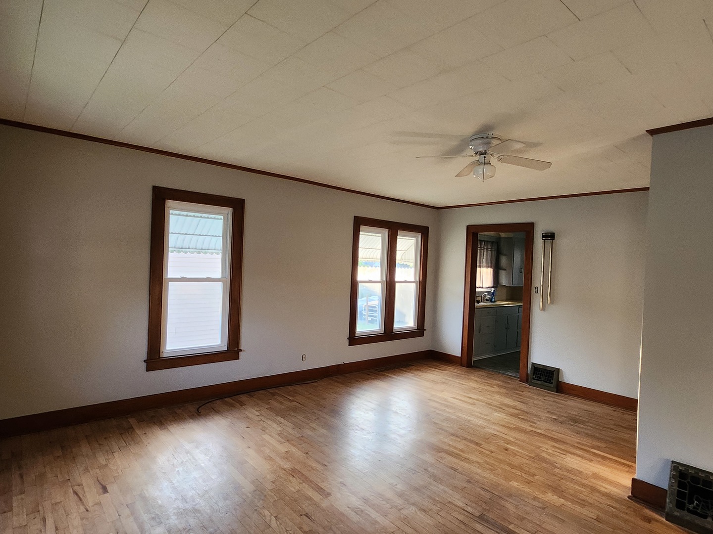 203 E Kaskaskia Street Property Photo 5