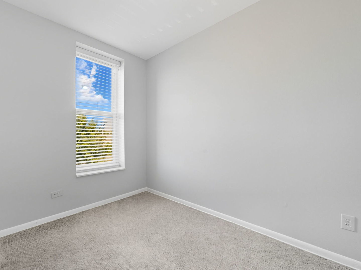 2370 N Elston Court Property Photo 27