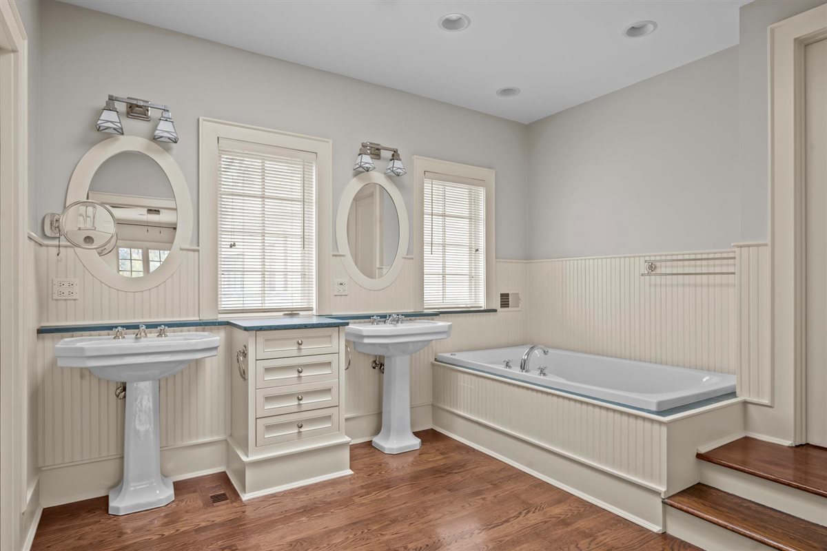 224 Sheridan Road Property Photo 34