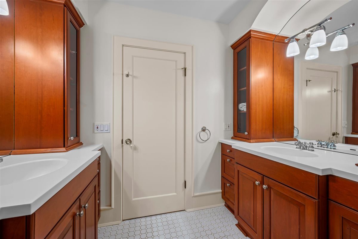 224 Sheridan Road Property Photo 40