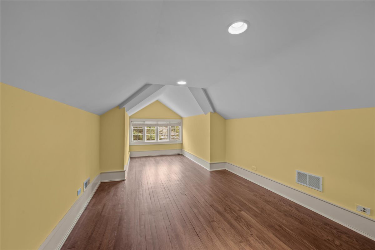 224 Sheridan Road Property Photo 44