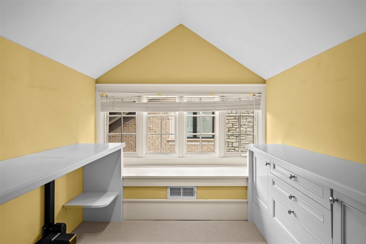 224 Sheridan Road Property Photo 45