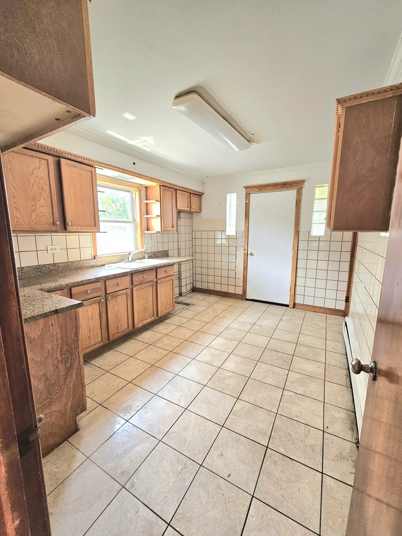 12727618 Property Photo 10