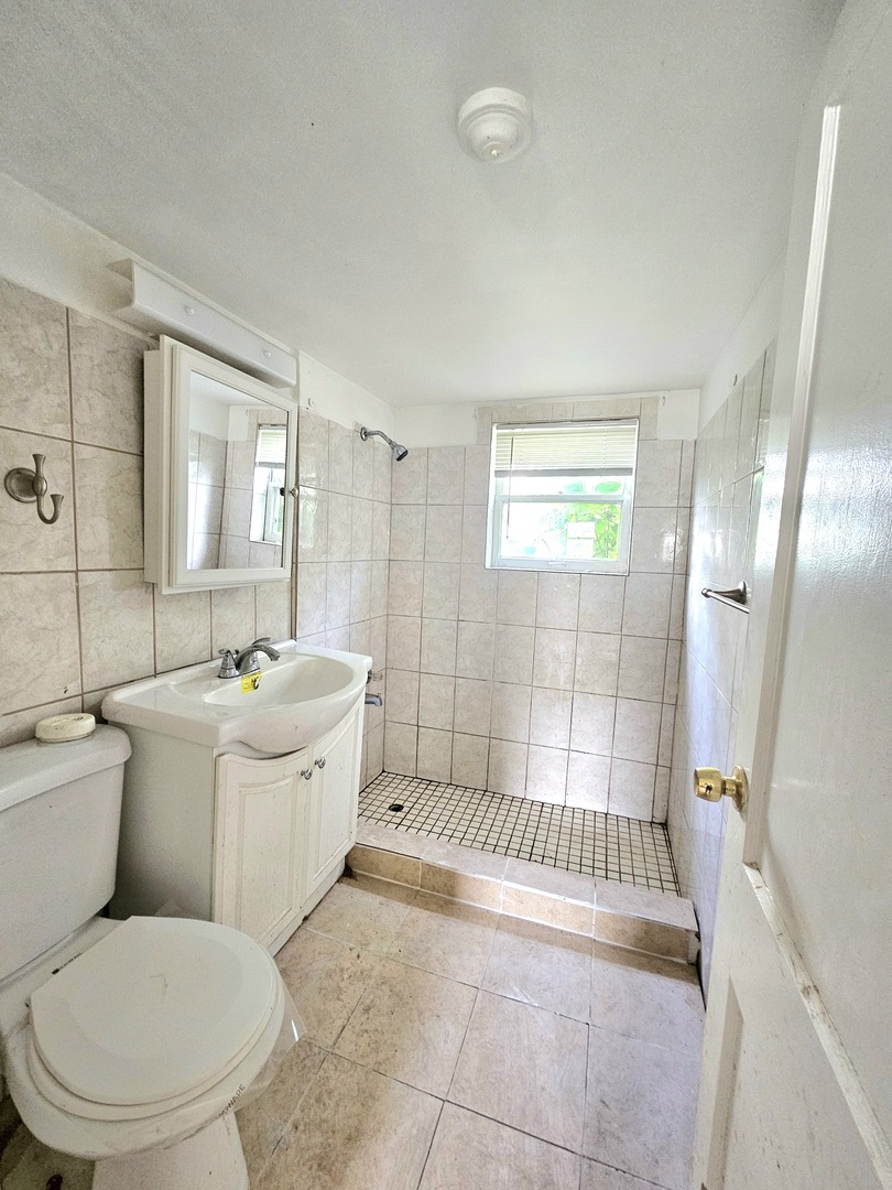 12727618 Property Photo 14