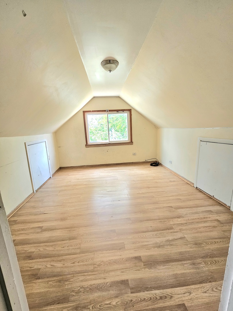 12727618 Property Photo 18