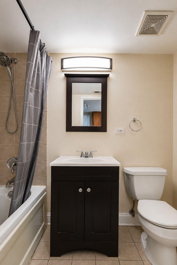 2501 W Touhy Avenue 203 Property Photo 9