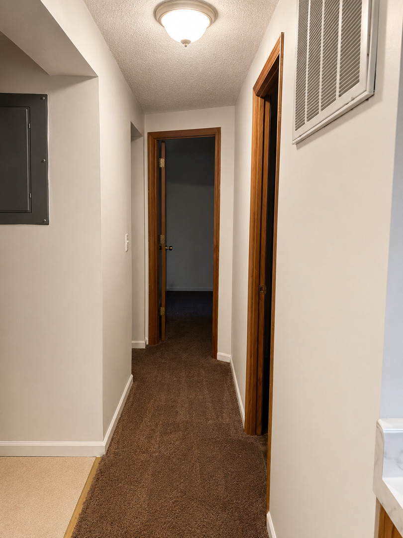 609 W Clark Street Property Photo 7