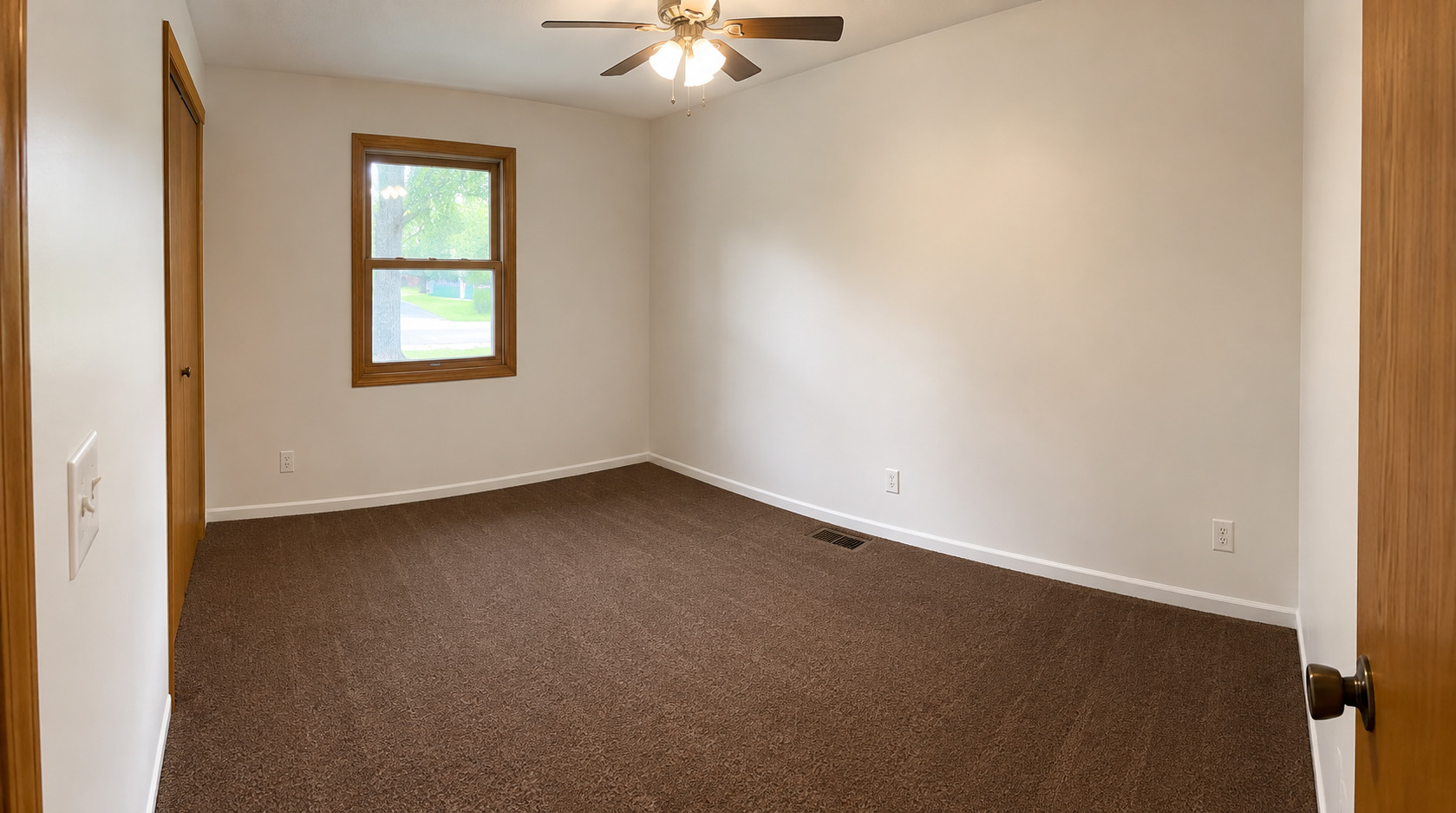 609 W Clark Street Property Photo 12