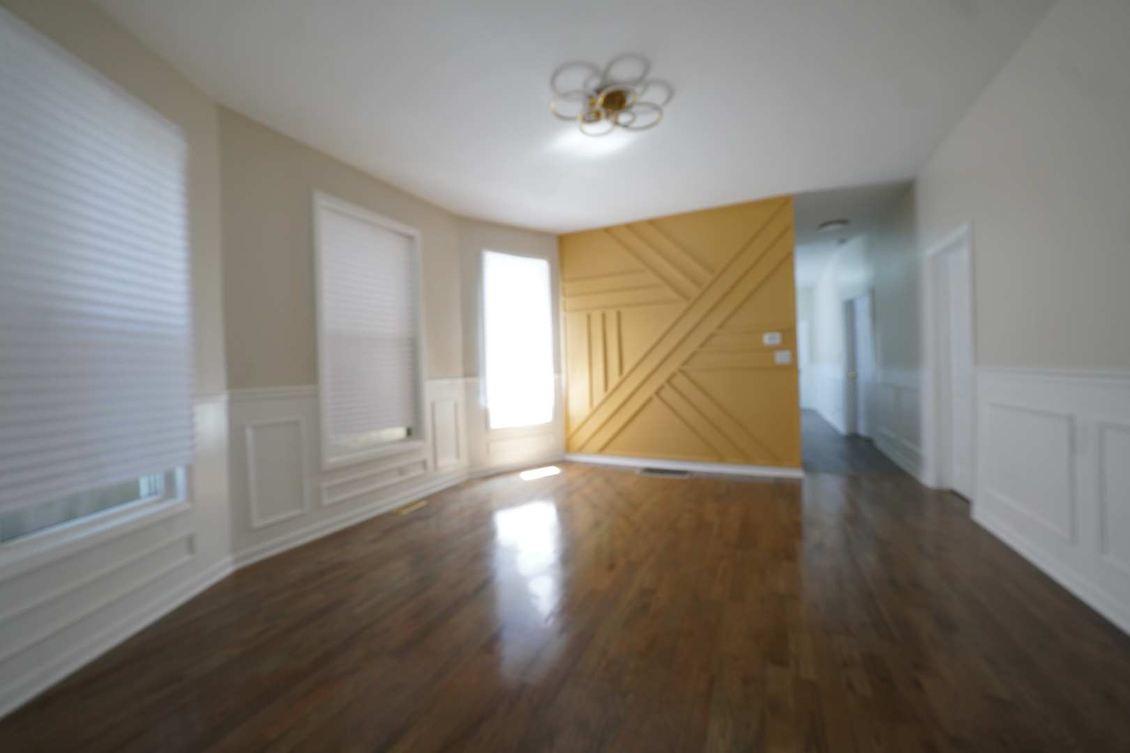 6940 S Bishop Street Property Photo 3