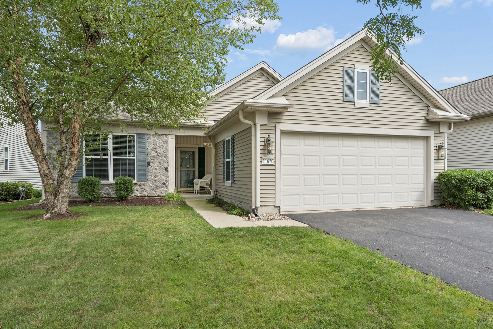 11620 Windsor Drive Property Photo 1