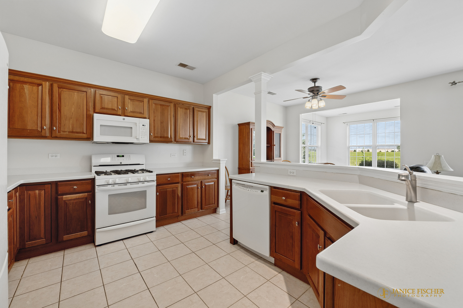 11620 Windsor Drive Property Photo 3