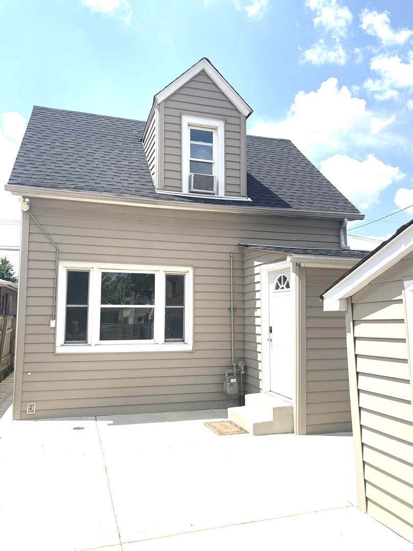 2208 N Lorel Avenue Property Photo 1