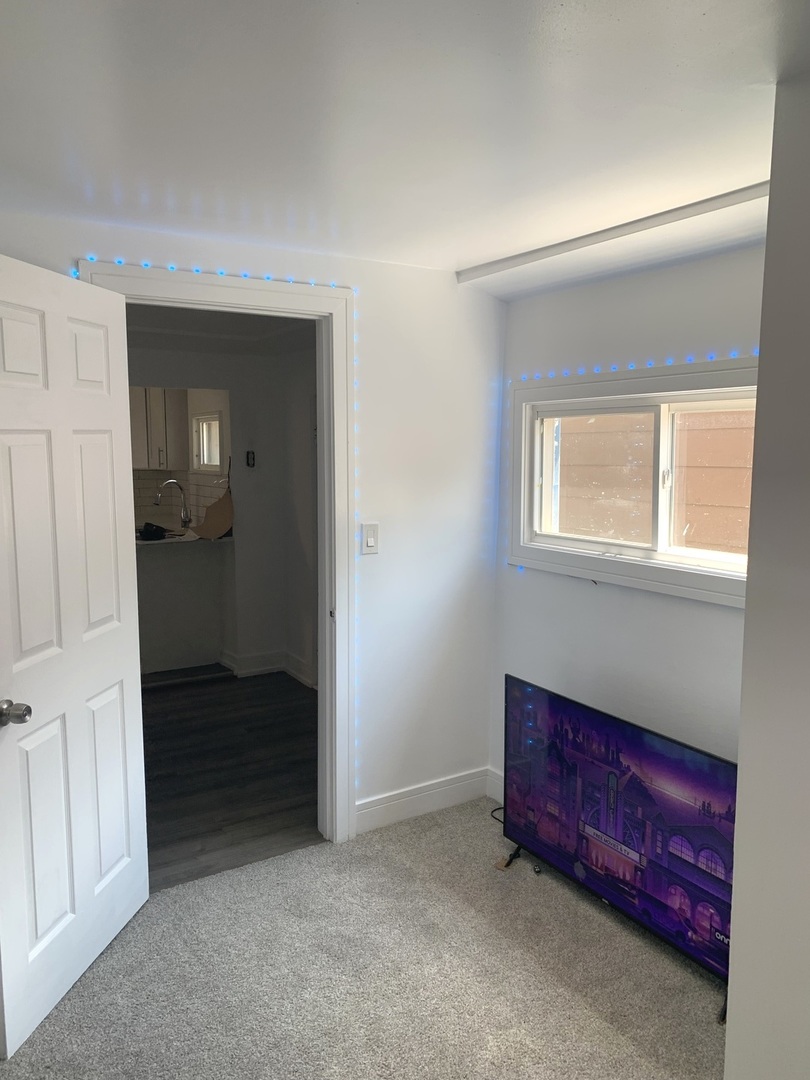 2208 N Lorel Avenue Property Photo 10