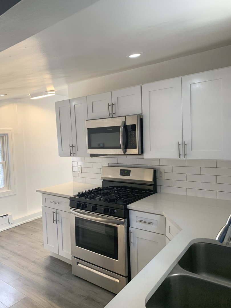 2208 N Lorel Avenue Property Photo 13