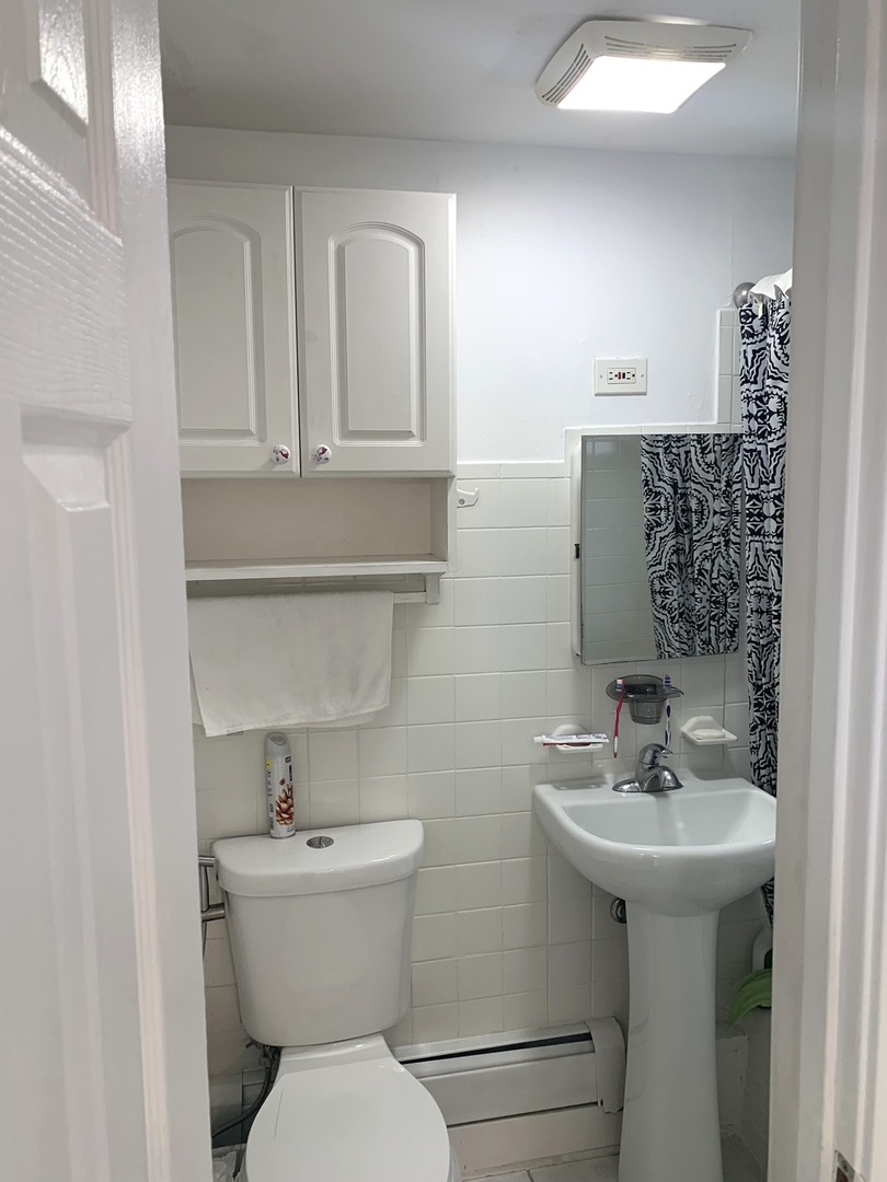 2208 N Lorel Avenue Property Photo 16