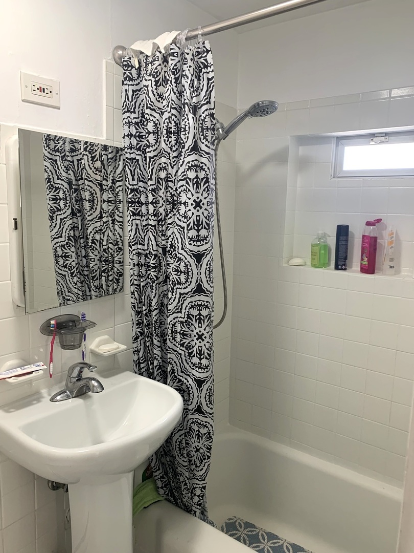 2208 N Lorel Avenue Property Photo 17