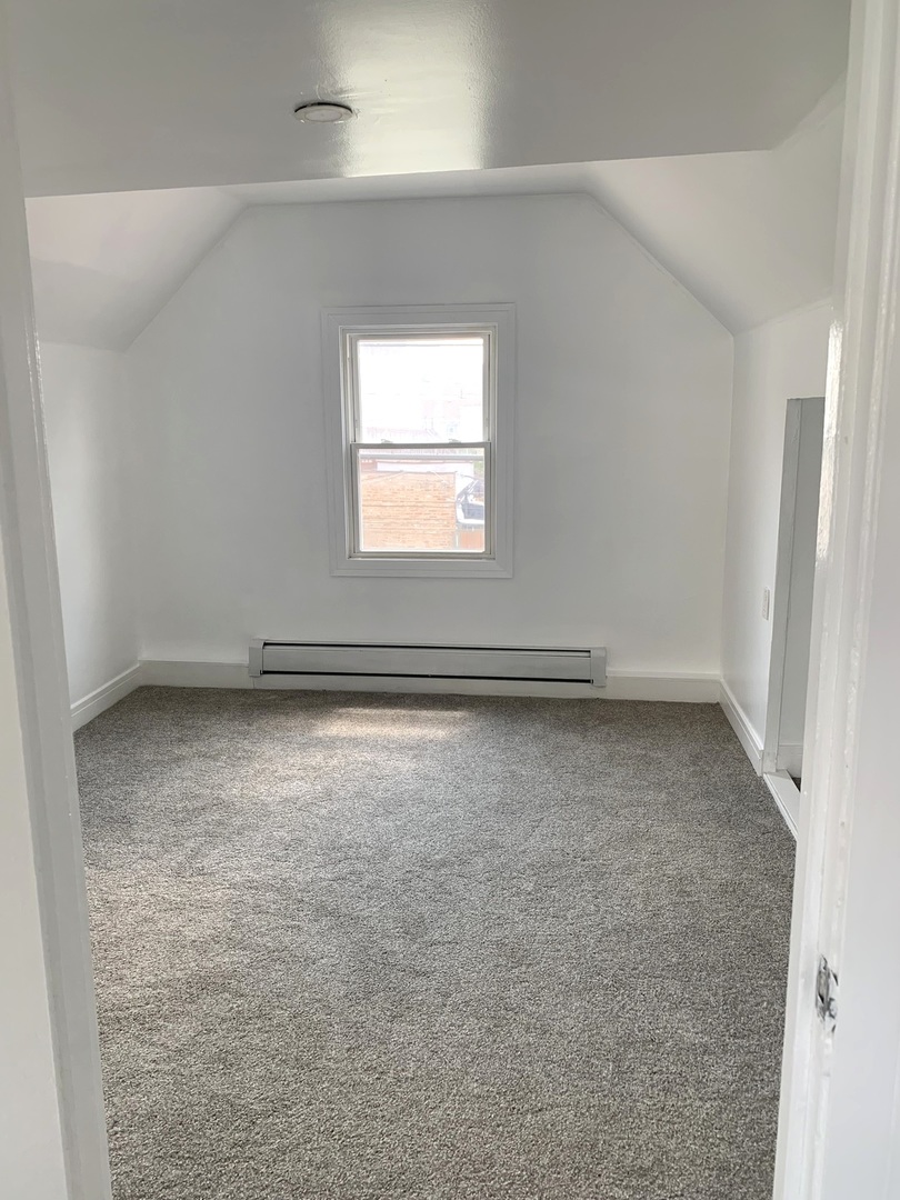 2208 N Lorel Avenue Property Photo 21