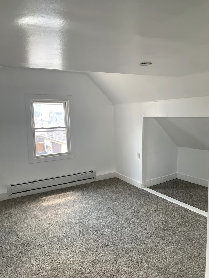 2208 N Lorel Avenue Property Photo 22