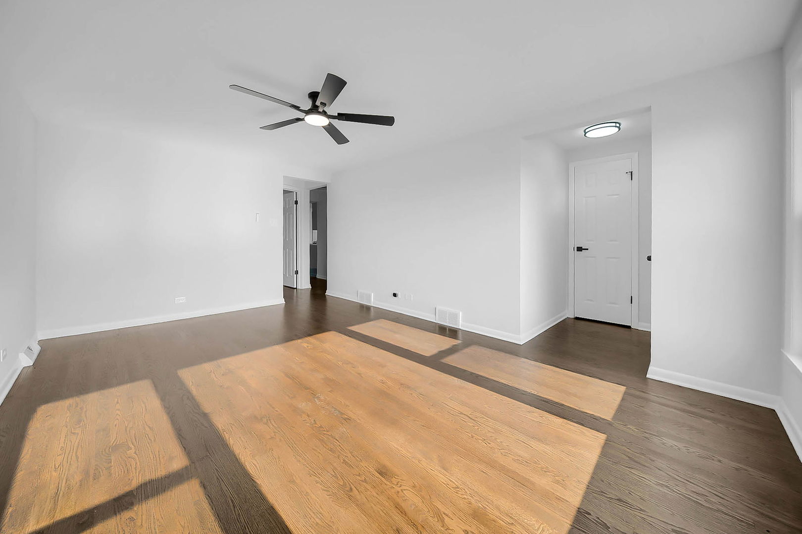 7823 Moody Avenue Property Photo 5