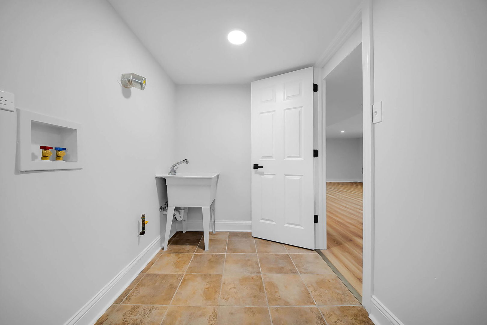 7823 Moody Avenue Property Photo 23