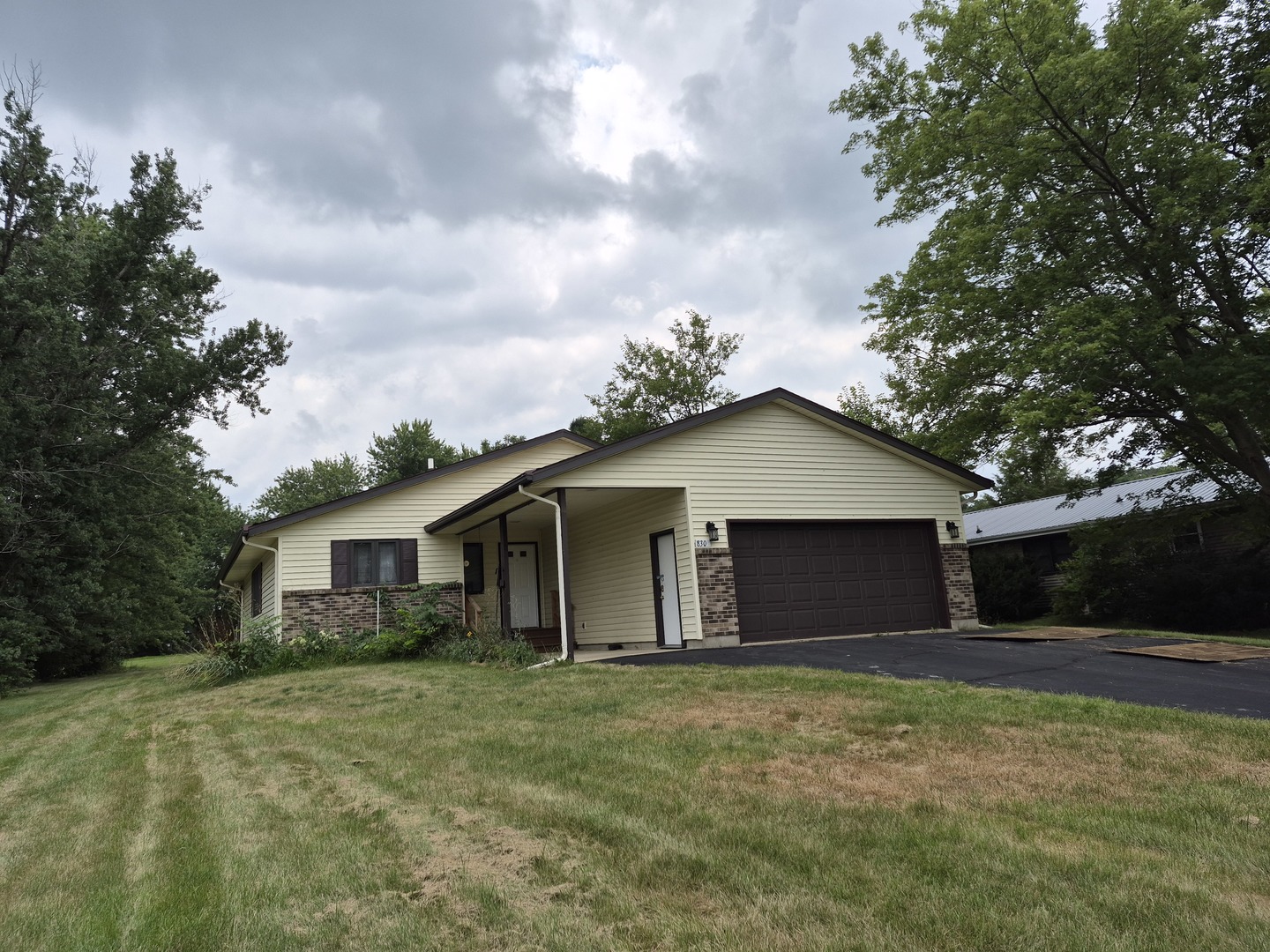 830 Lake Summerset Road Property Photo 1