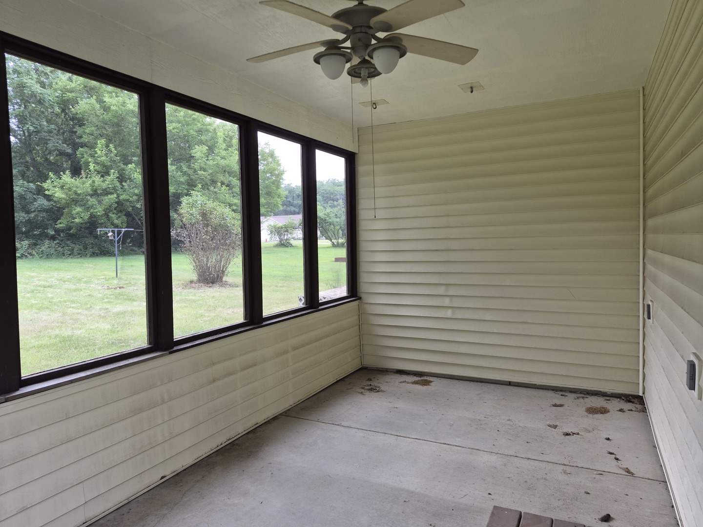 830 Lake Summerset Road Property Photo 2