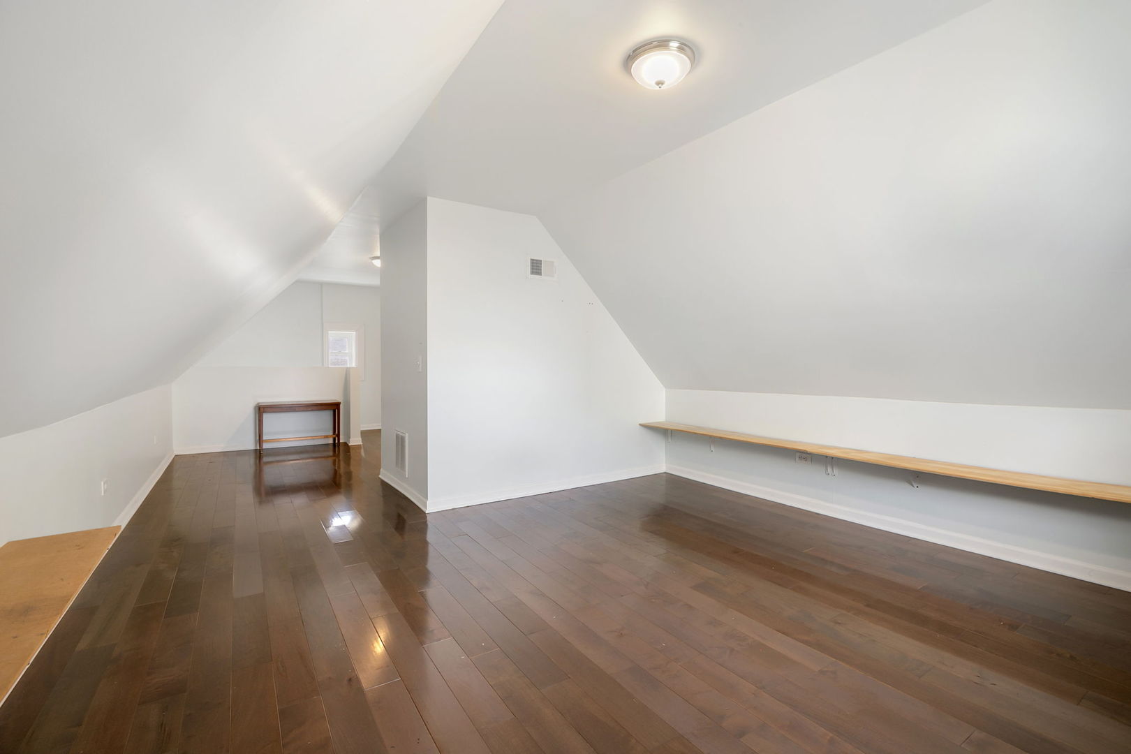 941 W 32nd Street Property Photo 13