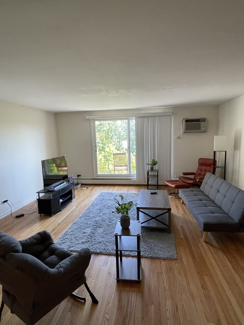 1326 Chicago Avenue 502 Property Photo 8