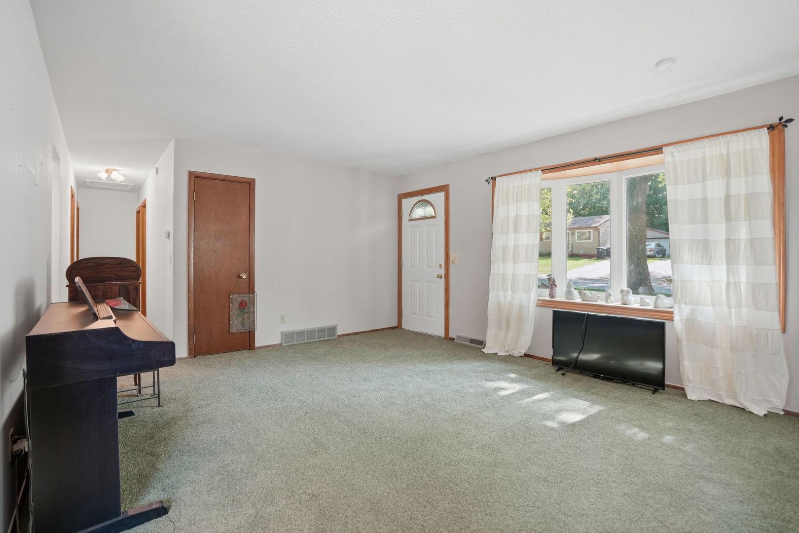 8112 7th Street W Property Photo 4