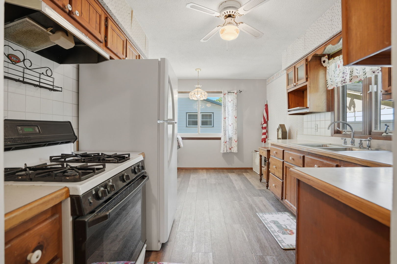 8112 7th Street W Property Photo 8