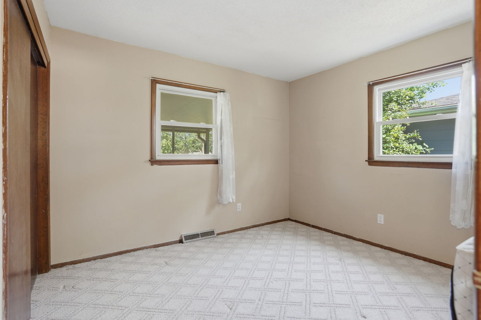 8112 7th Street W Property Photo 12