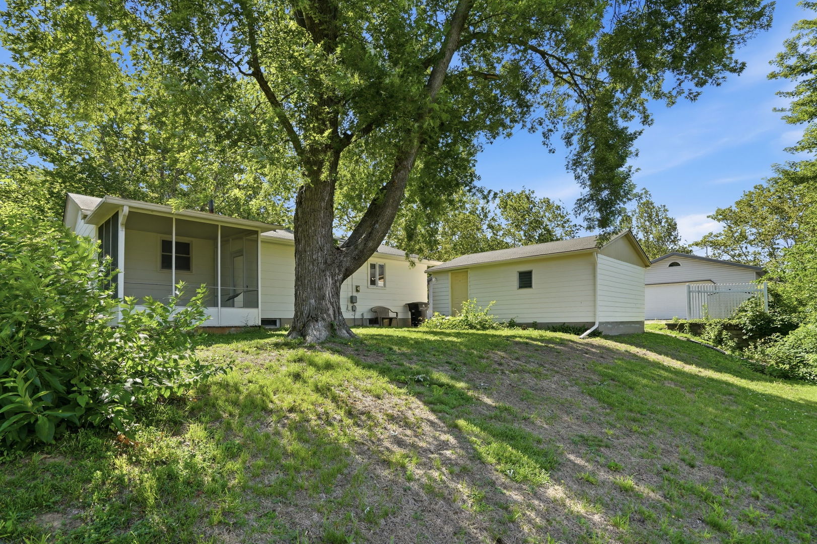 8112 7th Street W Property Photo 22