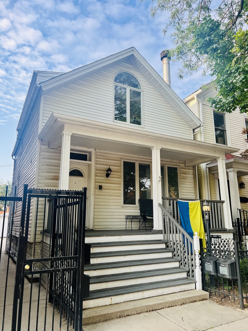1350 W Webster Avenue G Property Photo 1