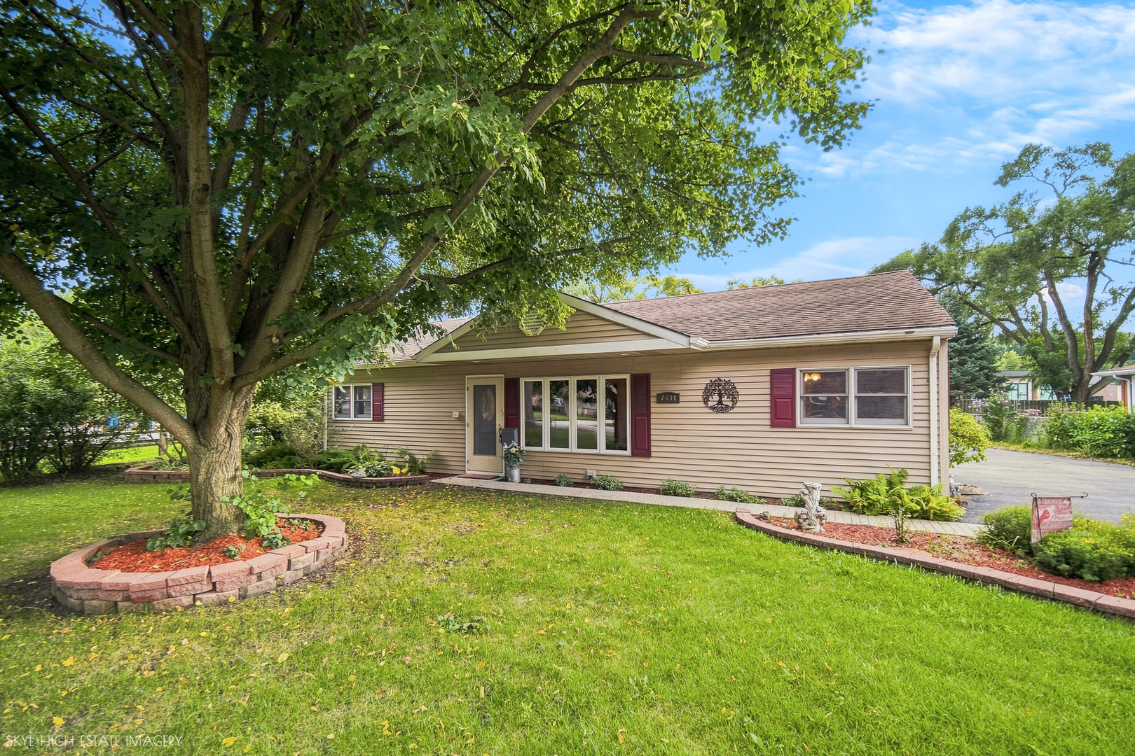 7411 W 109th Place