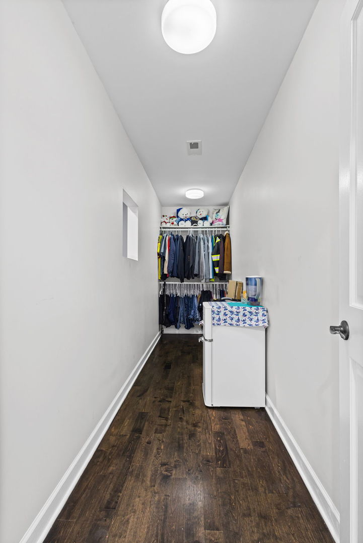 4329 N Oriole Avenue Property Photo 25