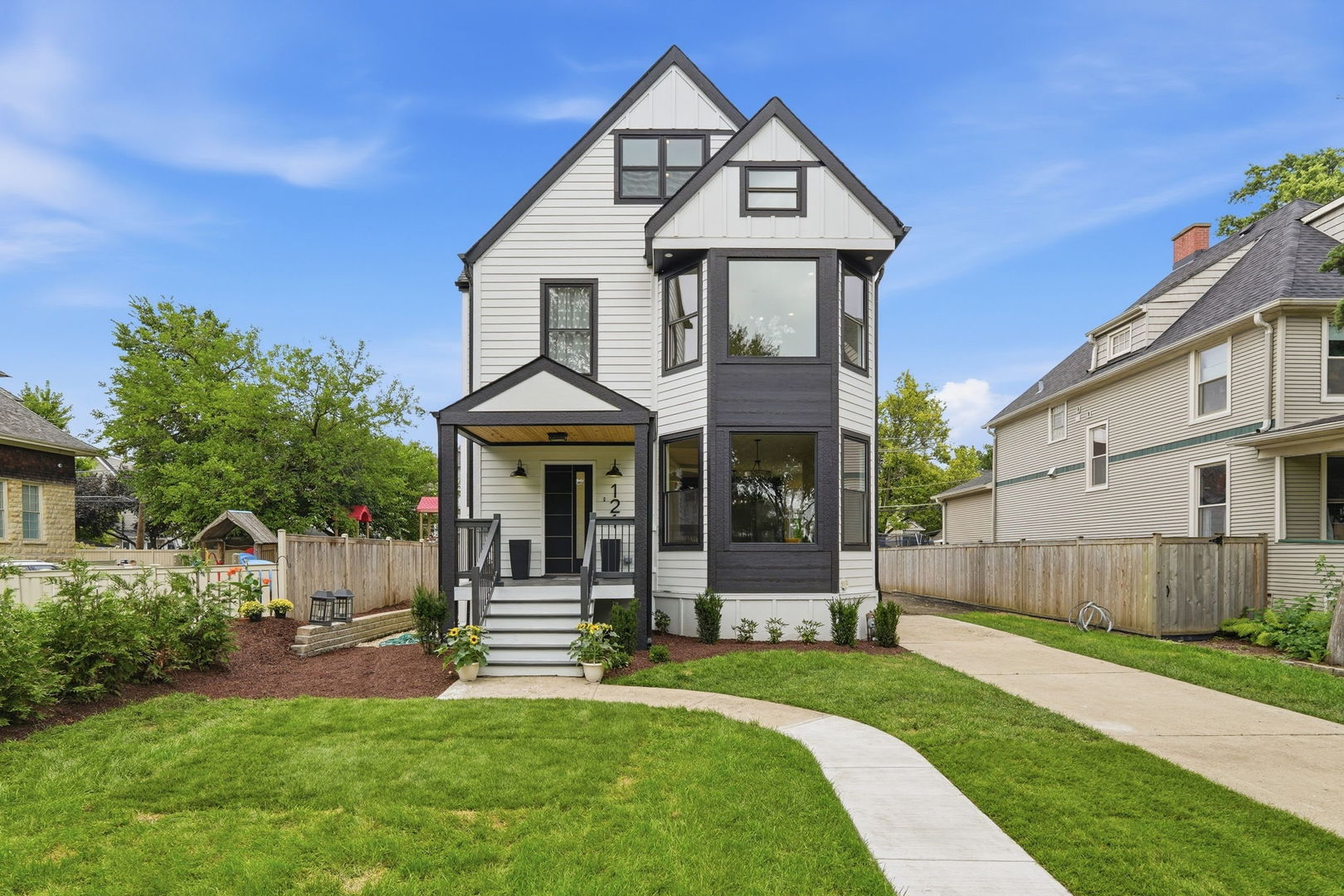 121 N Kensington Avenue Property Photo 1