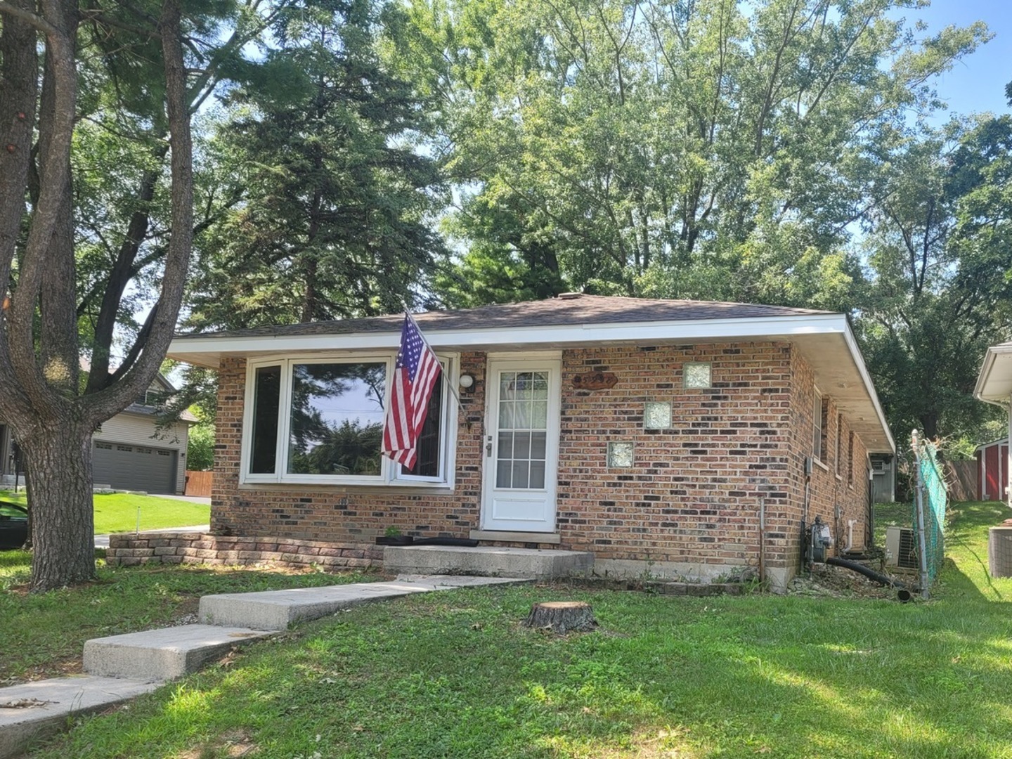 15948 Grove Avenue Property Photo 1