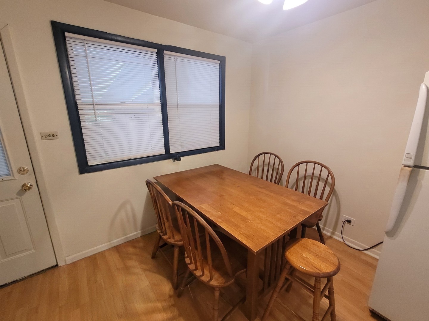 15948 Grove Avenue Property Photo 8