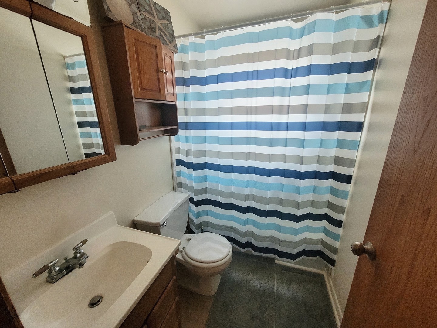 15948 Grove Avenue Property Photo 12