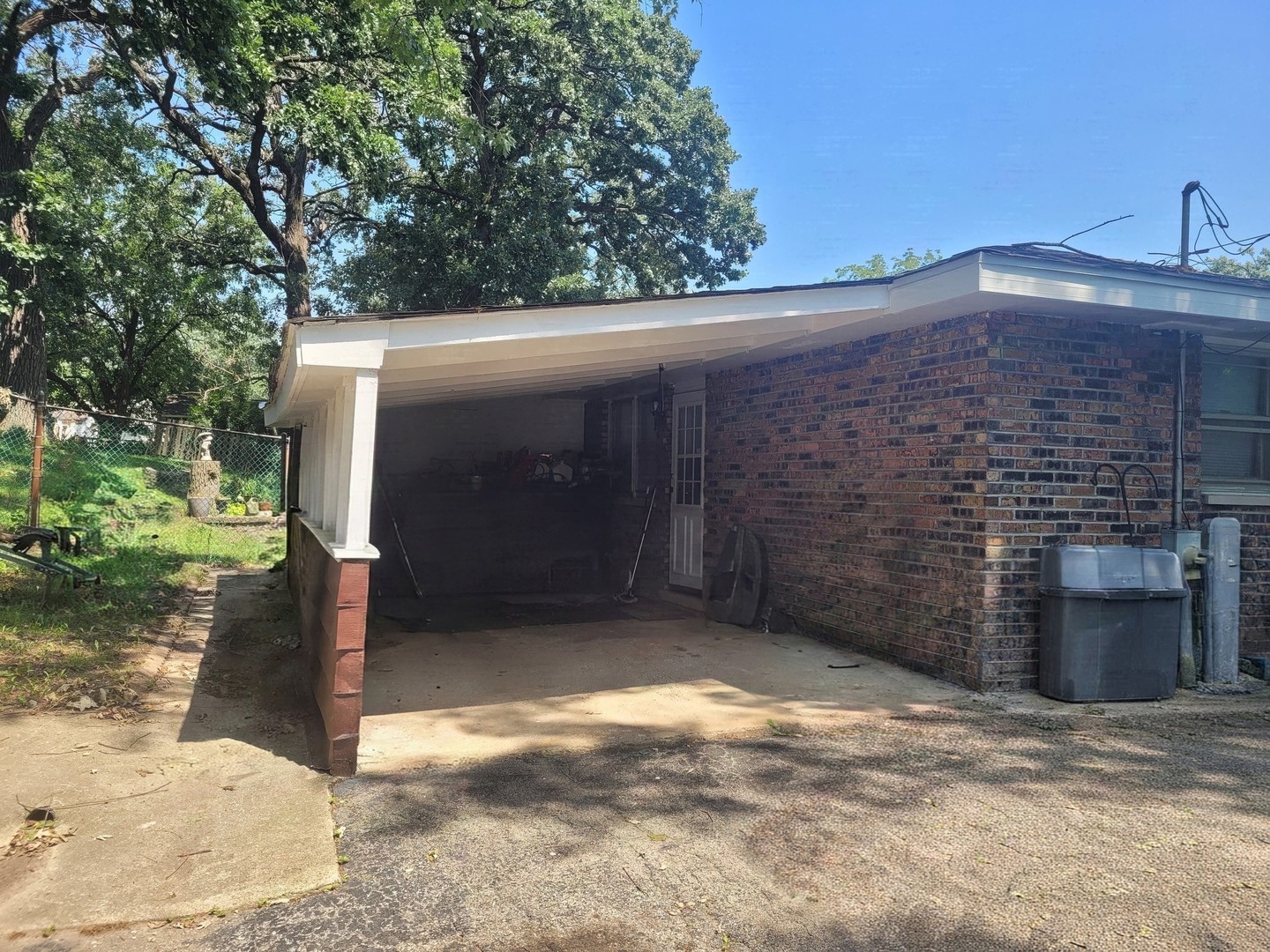 15948 Grove Avenue Property Photo 20