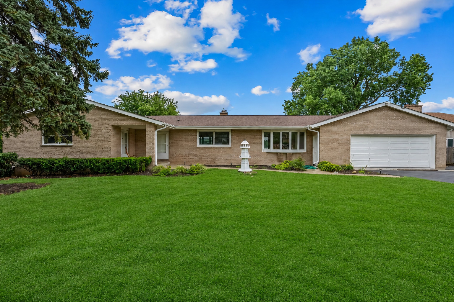36897 N Nathan Hale Drive Property Photo 3