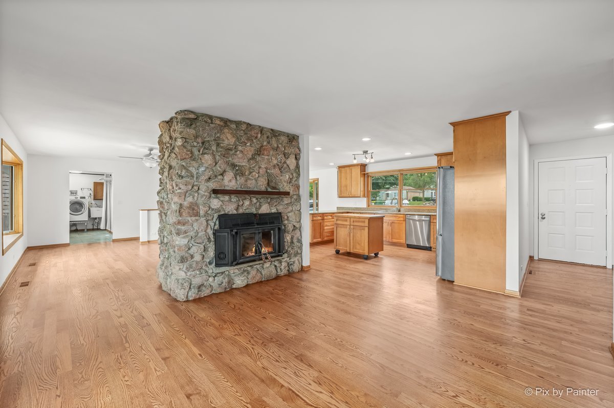 36897 N Nathan Hale Drive Property Photo 5