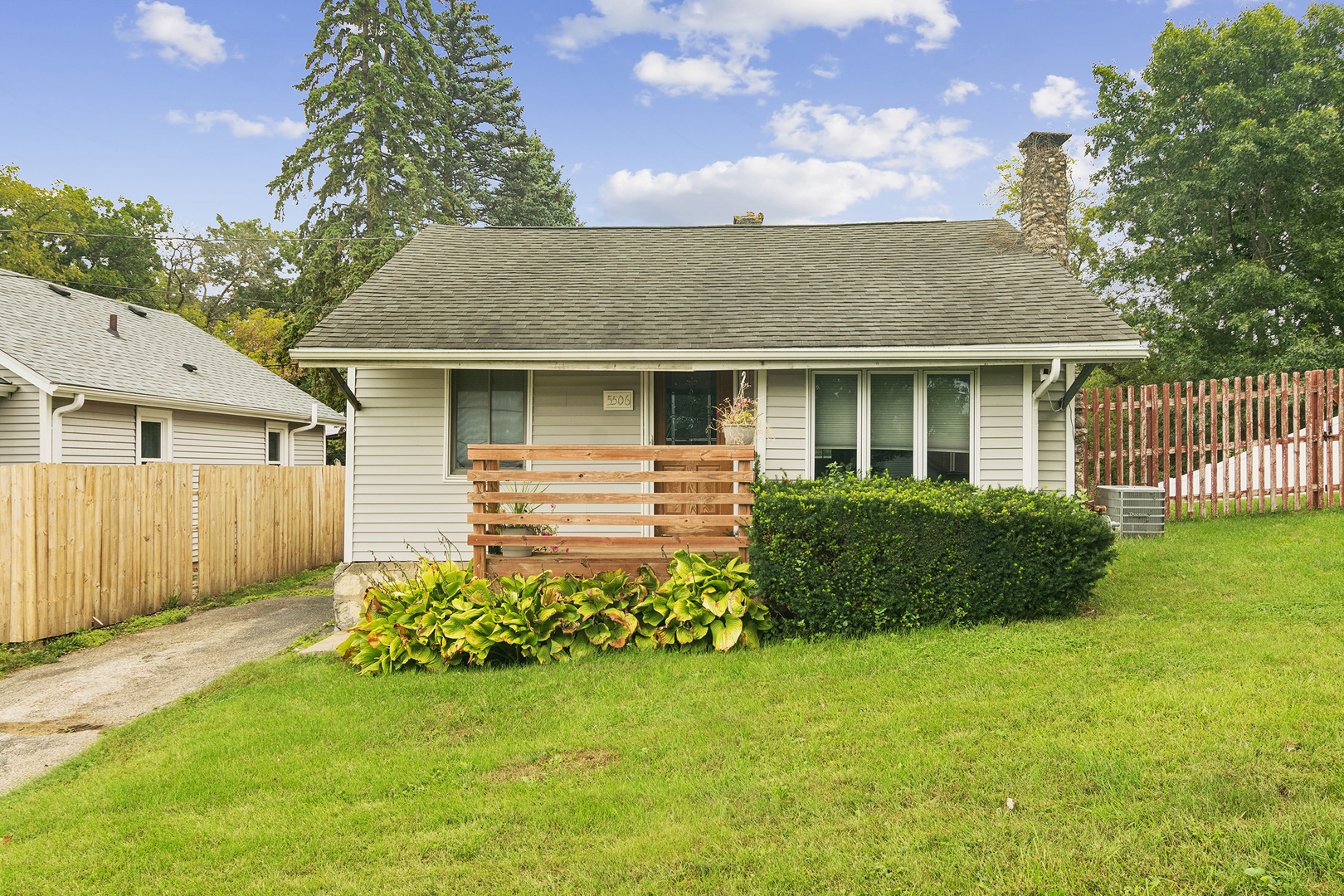 5506 E Lake Shore Drive Property Photo 1