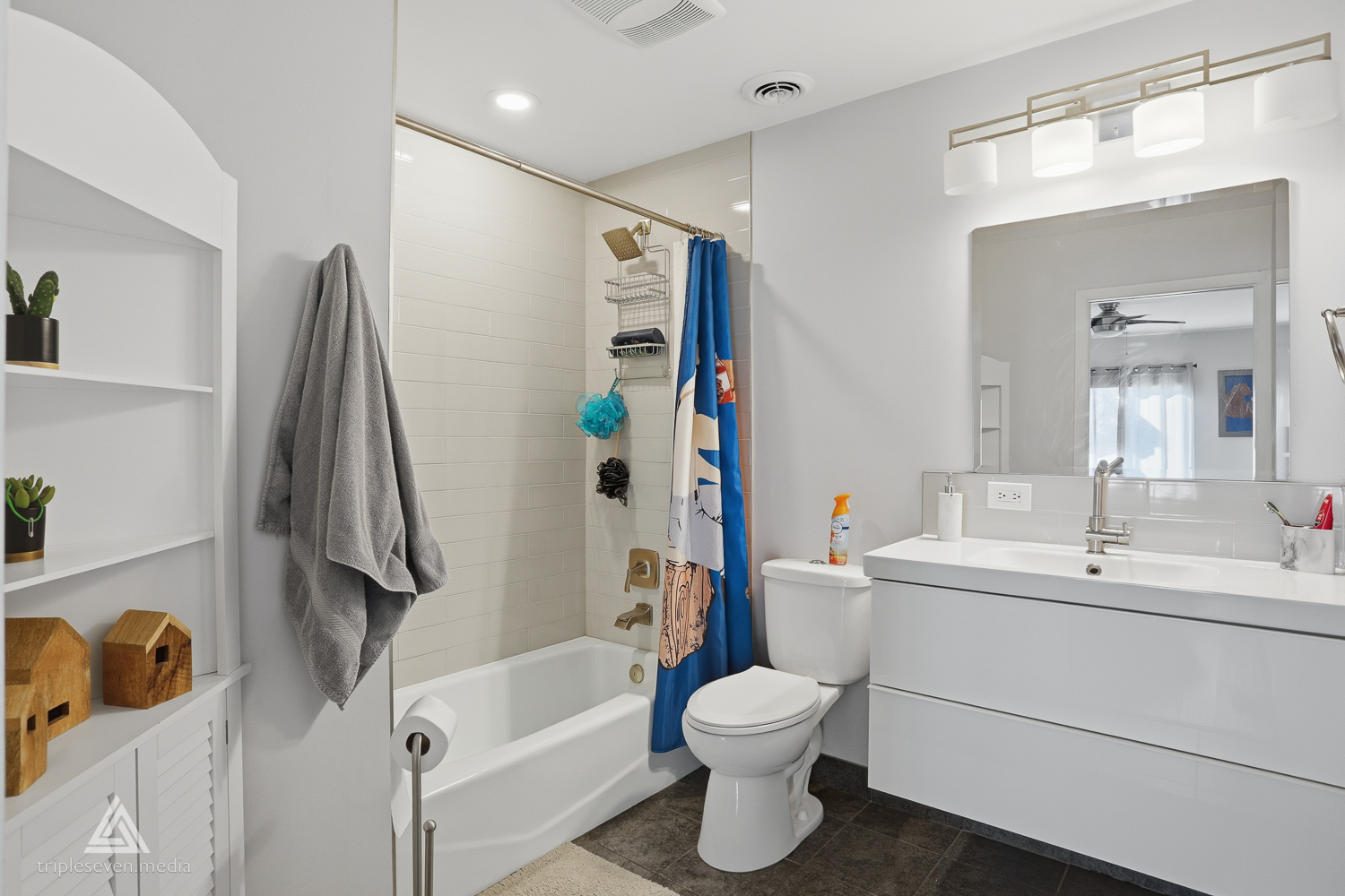 9609 Austin Avenue W3 Property Photo 14